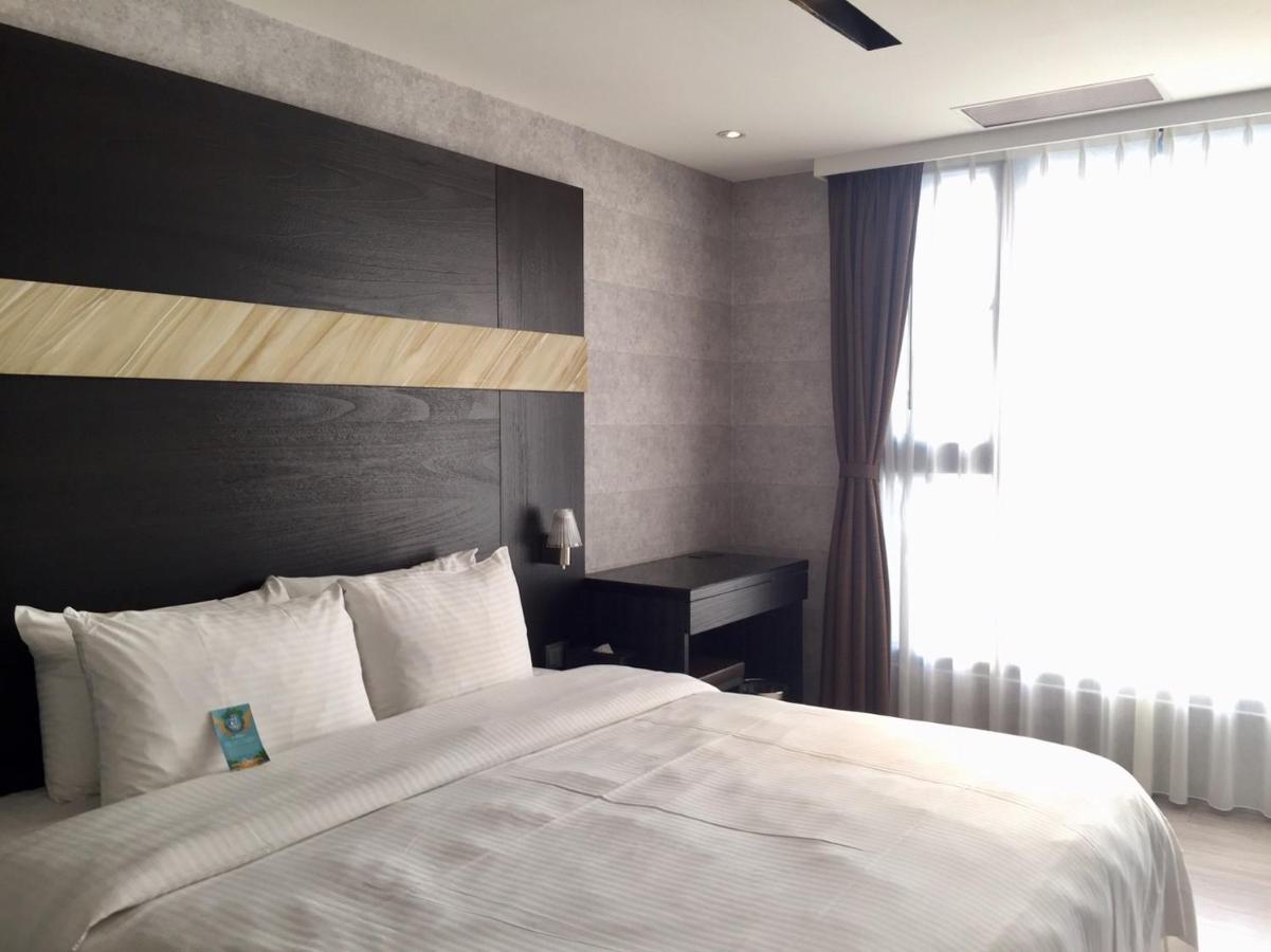 Fengjia Hotel Bell Taichung Exterior foto