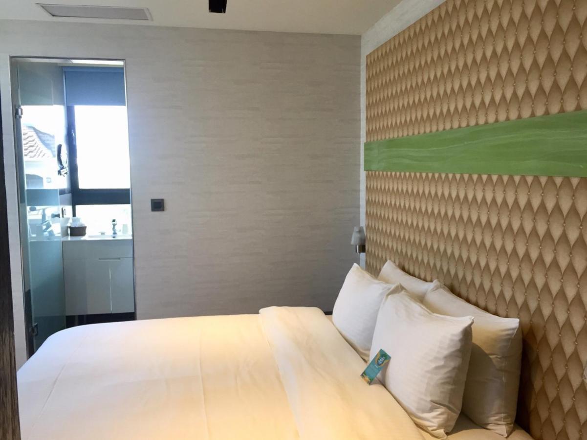 Fengjia Hotel Bell Taichung Exterior foto