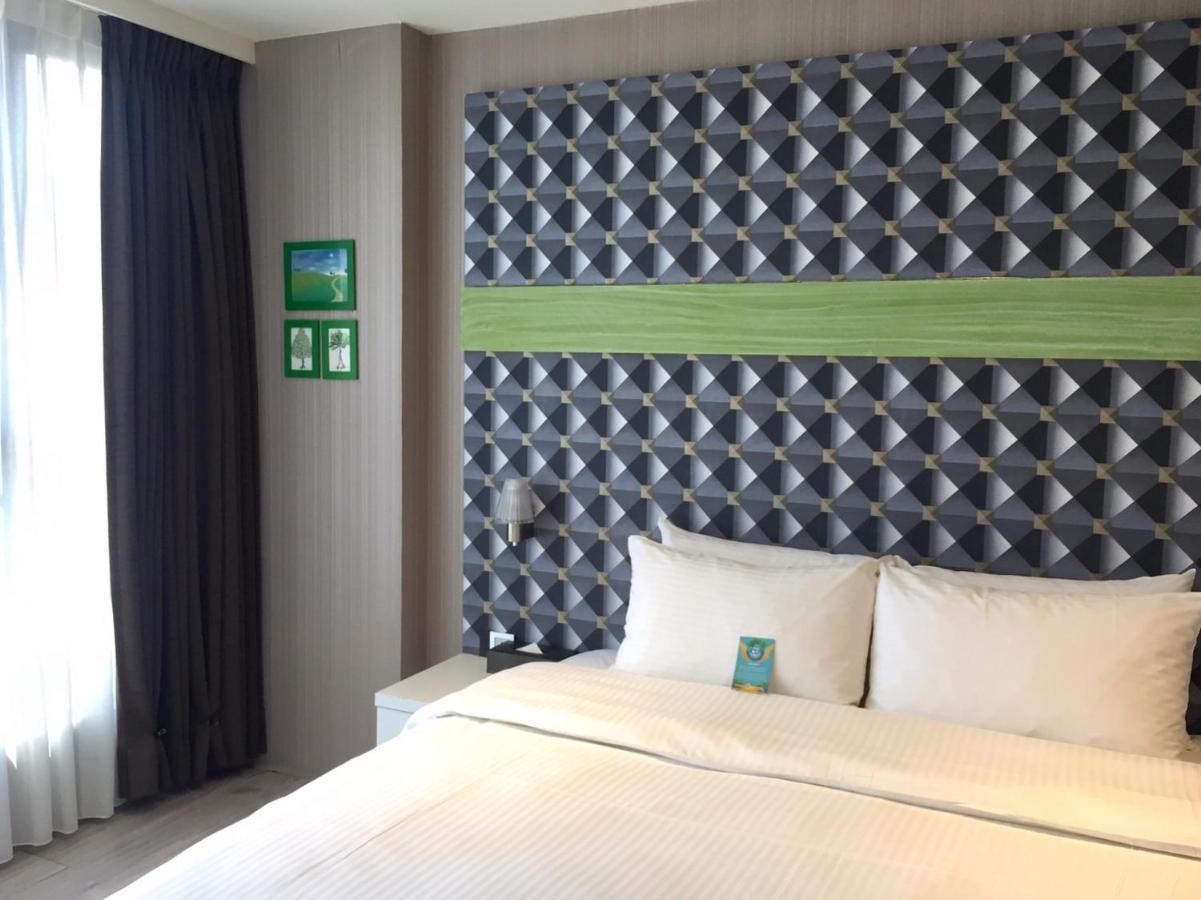 Fengjia Hotel Bell Taichung Exterior foto