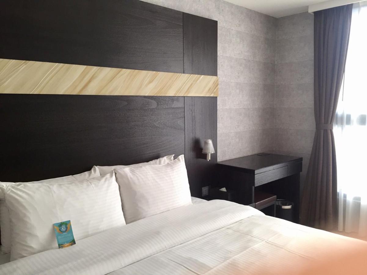 Fengjia Hotel Bell Taichung Exterior foto