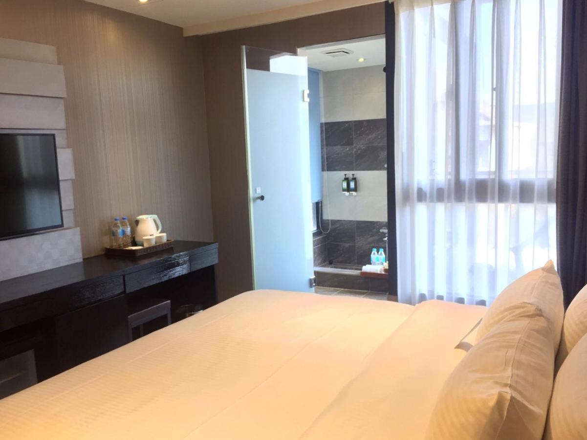 Fengjia Hotel Bell Taichung Exterior foto