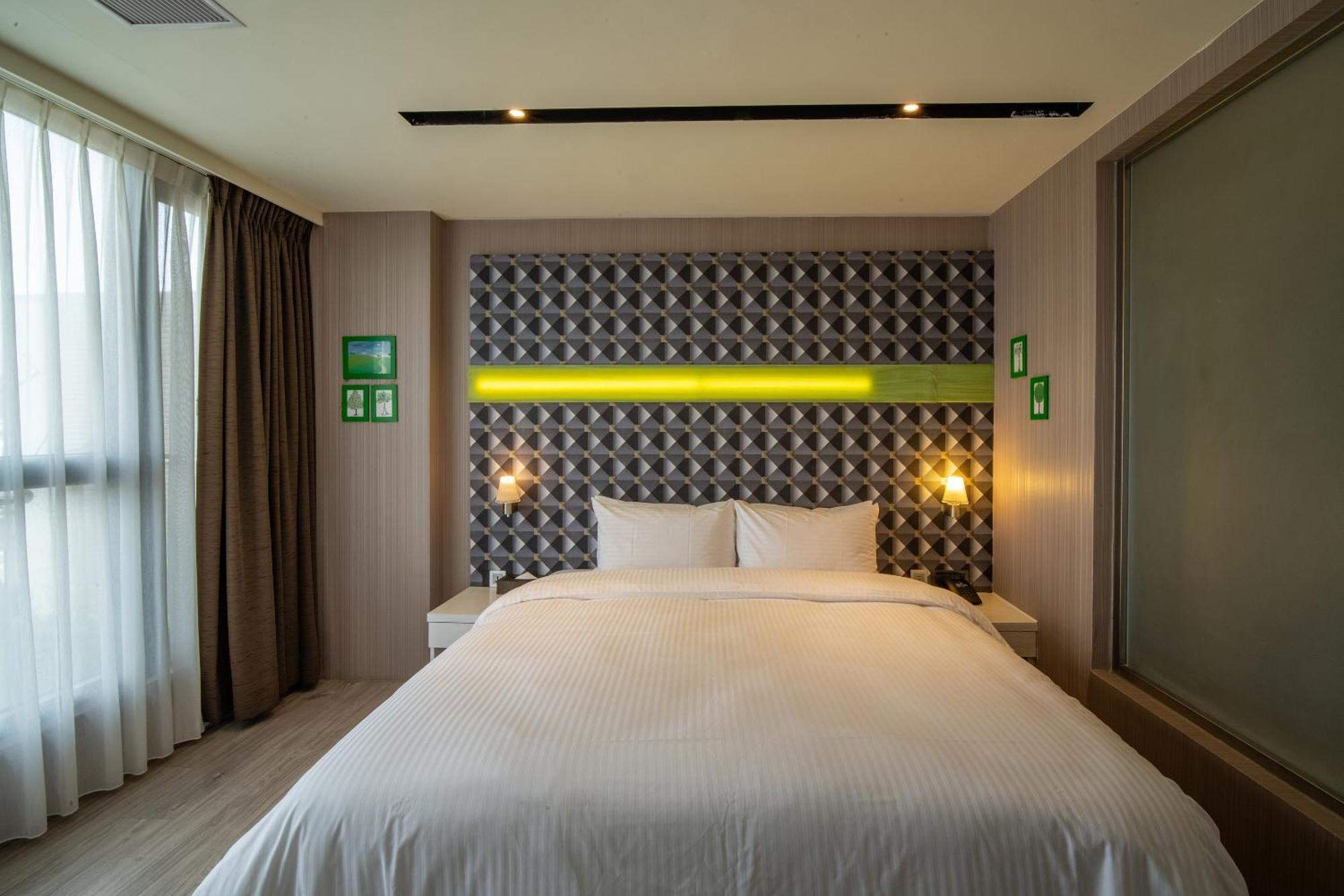 Fengjia Hotel Bell Taichung Exterior foto