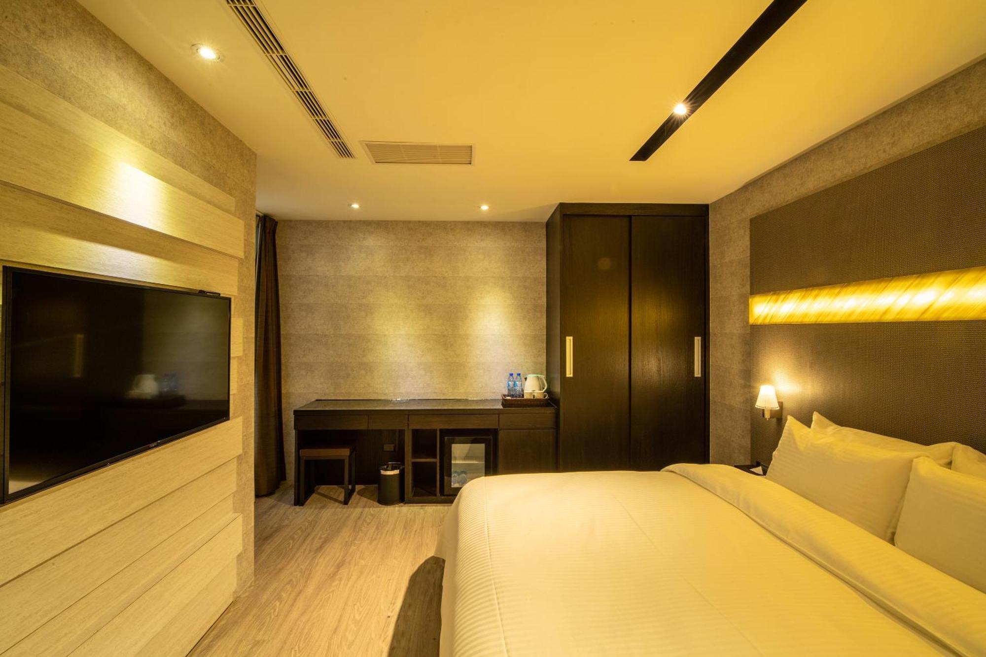 Fengjia Hotel Bell Taichung Exterior foto