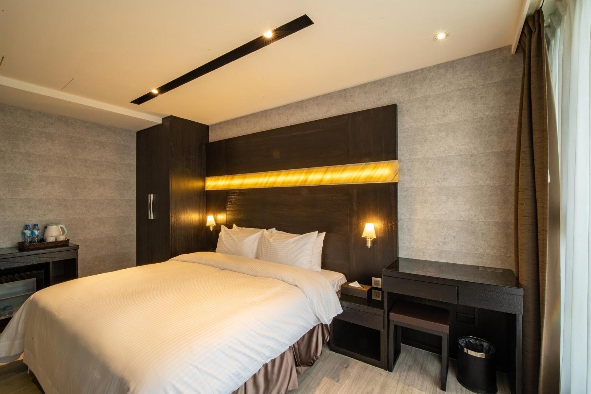 Fengjia Hotel Bell Taichung Exterior foto